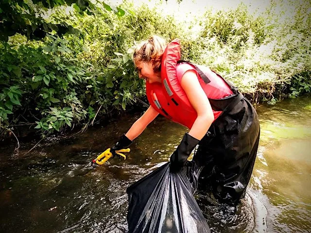 Lunchtime Love our Wycombe Town Centre River Clean
