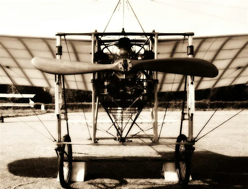 From Balloons to Bleriots: Aviation and Sheffield 1823- 1914