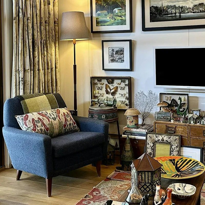 Mid-century furniture, antique pieces, art and lighting Pop-Up