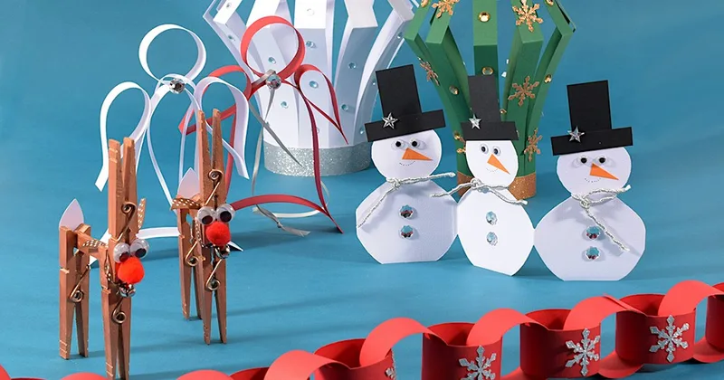 FREE Christmas Craft Table