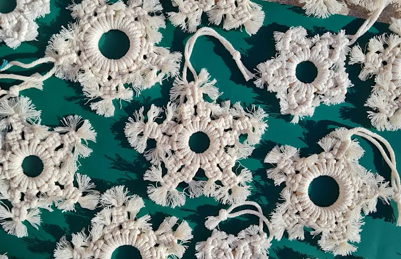 Create Macramé Christmas Decorations - Paintworks