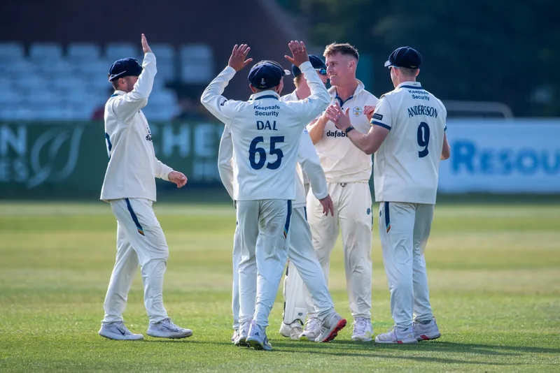 Derbyshire v Middlesex - Rothesay County Championship Day 2